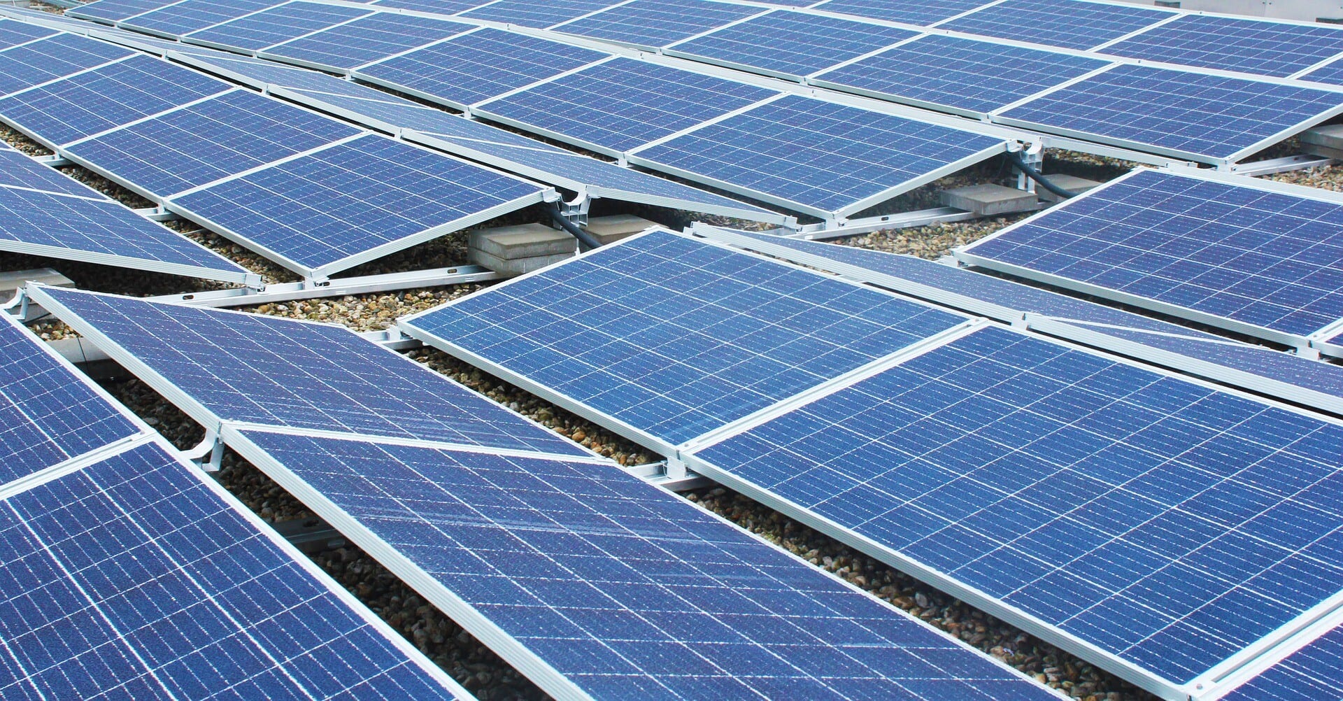 Bezirksamt in Berlin verdoppelt den Stromertrag mit Photovoltaikanlagen auf Schulen und Büros