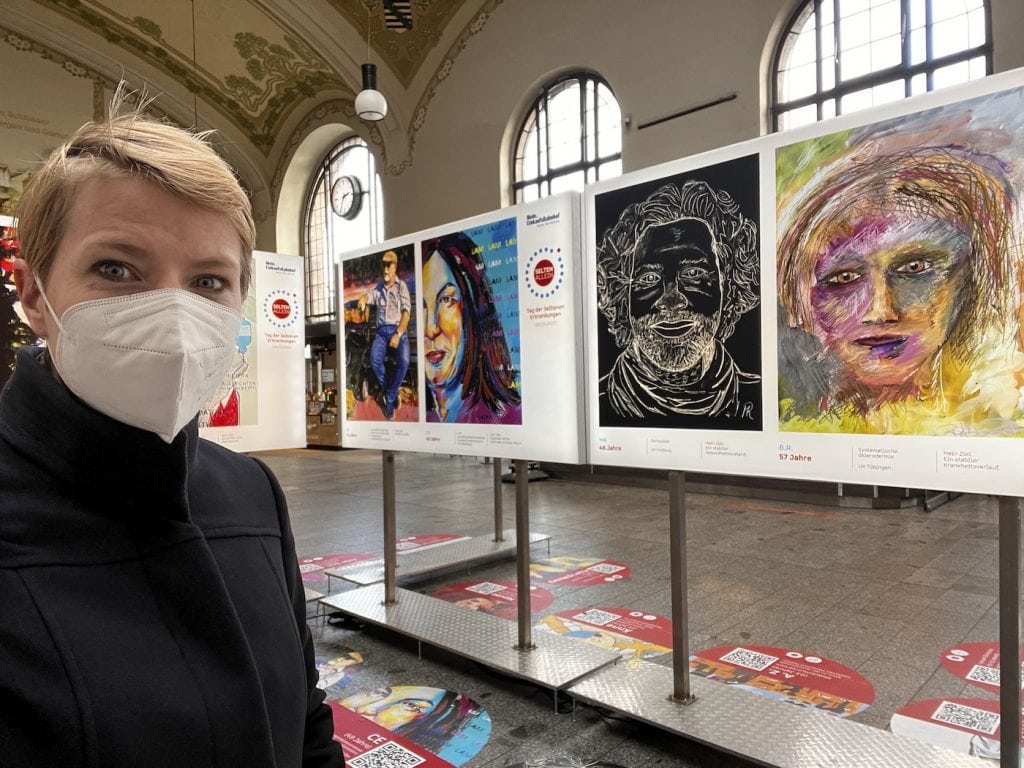 Selten allein-Ausstellung am Bahnhof Dresden-Neustadt