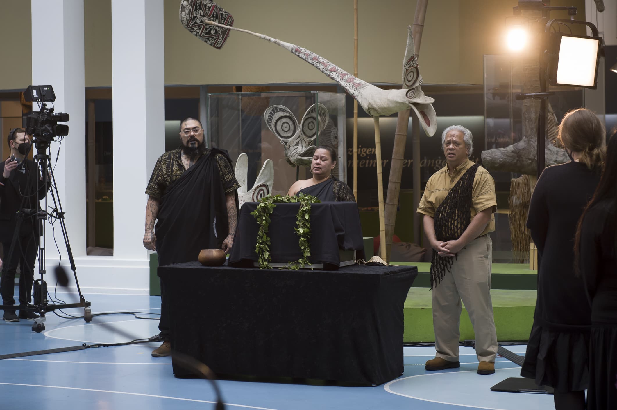 Bereits 2019 bat eine hawaiianische Delegation das Übersee-Museum um die Rückgabe der Schädel. Nun konnten sie übergeben werden.