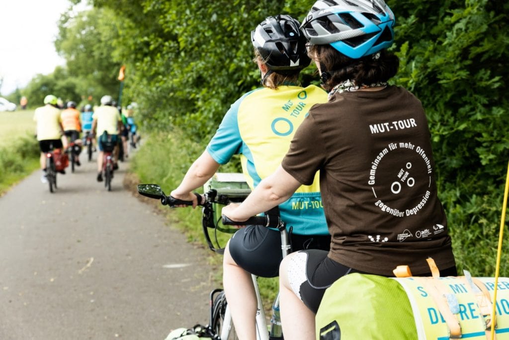 Auf 4.300 Kilometern schaffen die Teams der MUT-TOUR Aufmerksamkeit und Aufklärung für einen offeneren Umgang mit Depressionen.