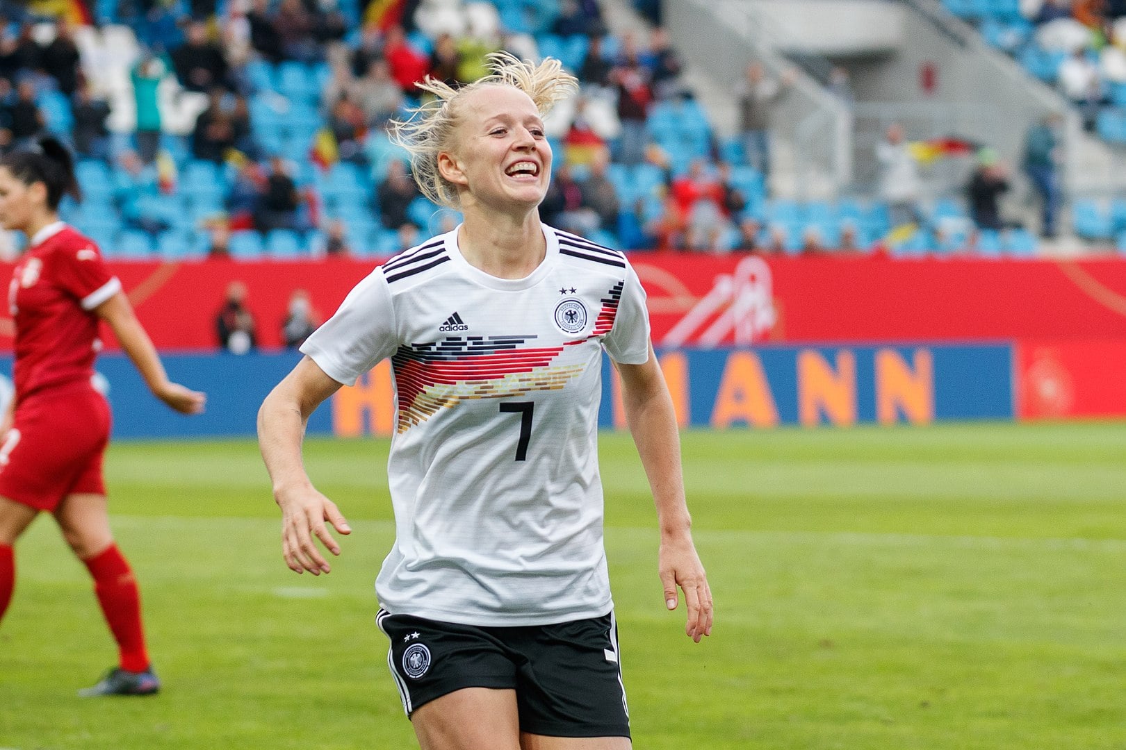 Frauenfußball gestiegene Stadionbesuche