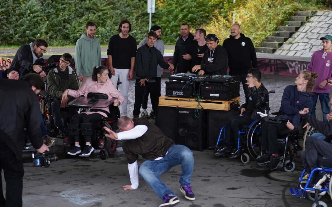 Inklusives Rap-Video-Projekt gibt Menschen mit Behinderung eine Stimme