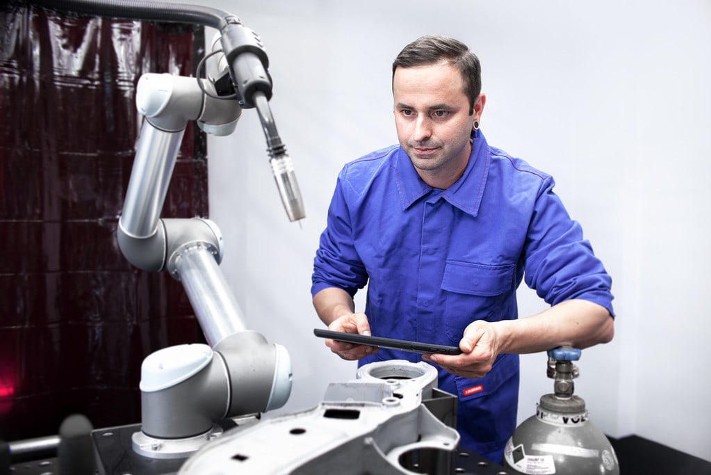 Wandelbots unterstützen die Automatisierung in der Robotik durch No-Code-Software – und wirken damit dem Fachkräftemangel entgegen.