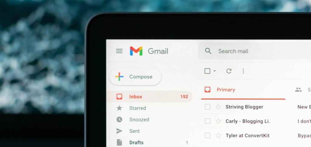 Mit kleinen Handlungen Großes bewirken – das sind unsere “Großigkeiten”. Folge 11: Durch regelmäßiges Entleeren des Mail-Postfaches Datenmüll vermeiden.
