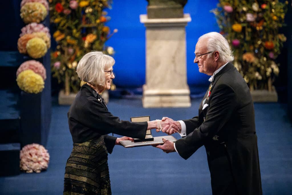 Erstmals gewinnt mit Claudia Goldin eine Frau alleine den Alfred-Nobel-Gedächtnispreis für Wirtschaftswissenschaften. 