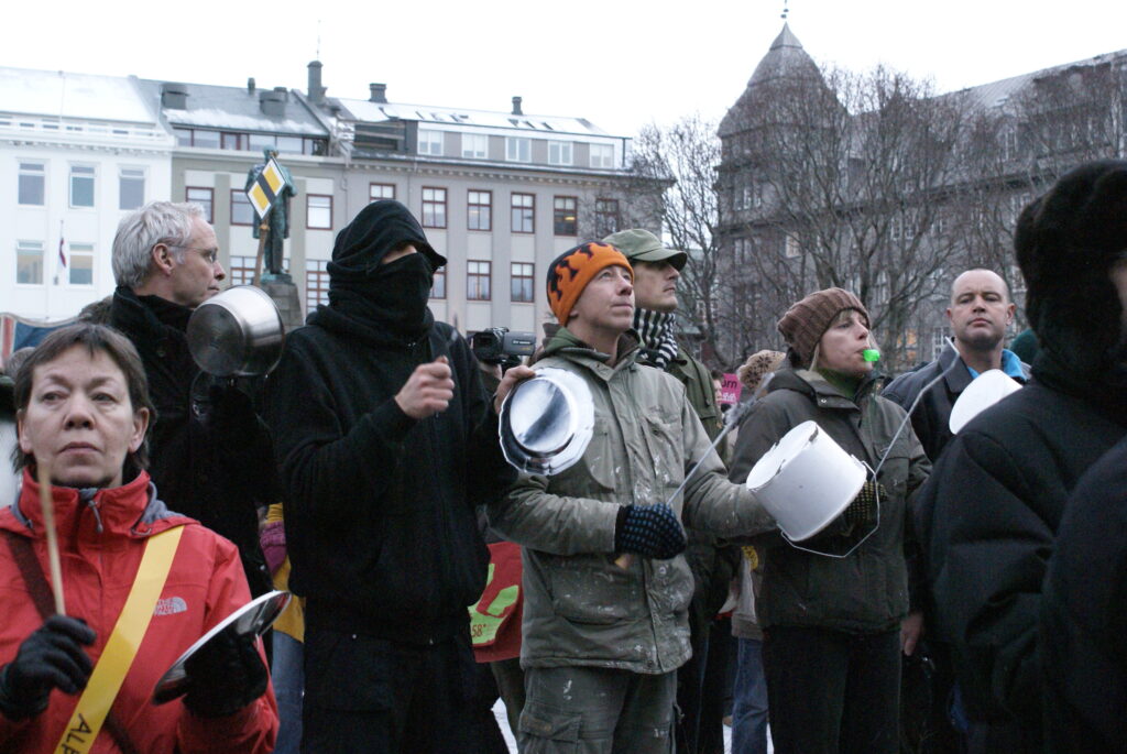Oddur Benediktsson Island pots and pans