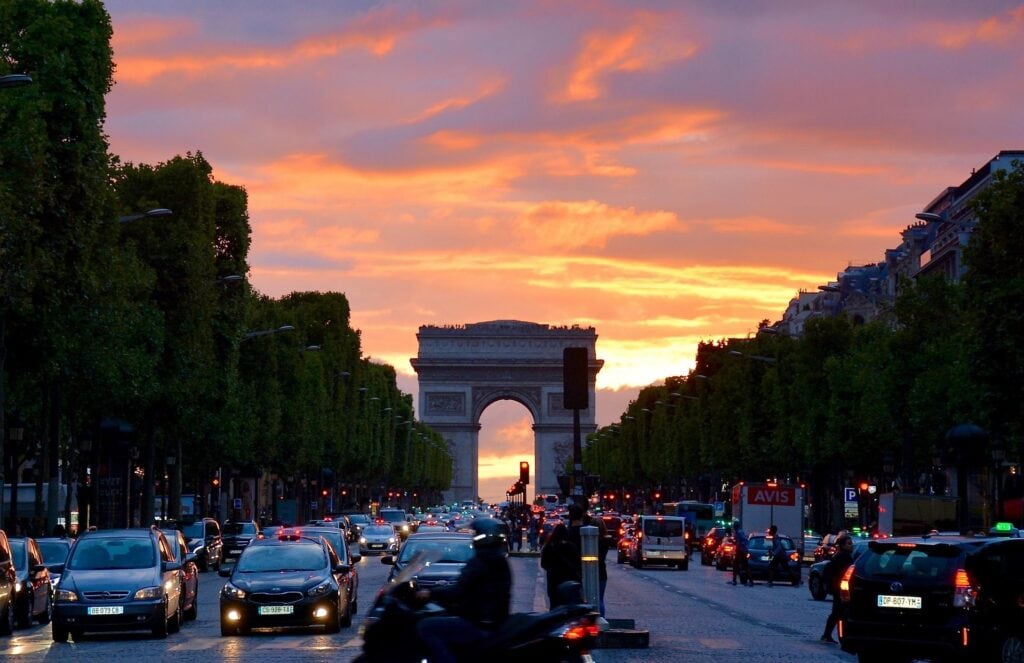 Paris atmet auf