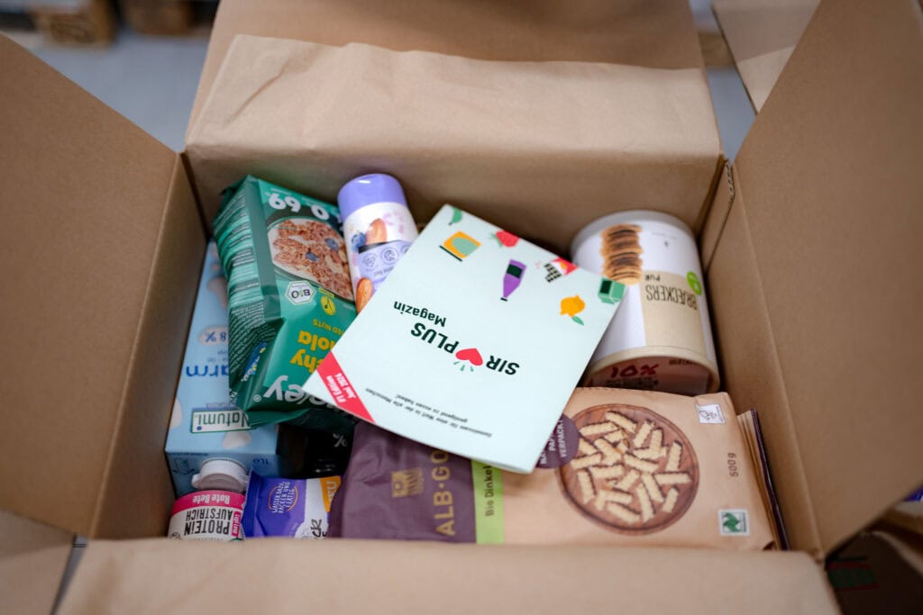 Lebensmittelrettung mit den Boxen von SIRPLUS