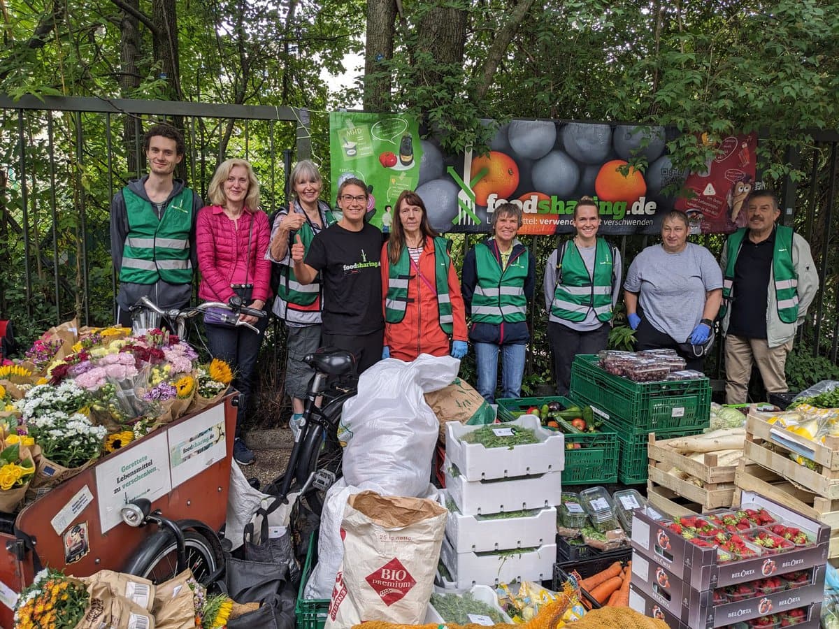 Klimaschutz nebenan „Mobiler Lagerplatz für gerettete Lebensmittel – ein XXL-Fahrradanhänger (oder Lastenrad) für Moabit" (Copyright foodsharing, Katharina Mölter)