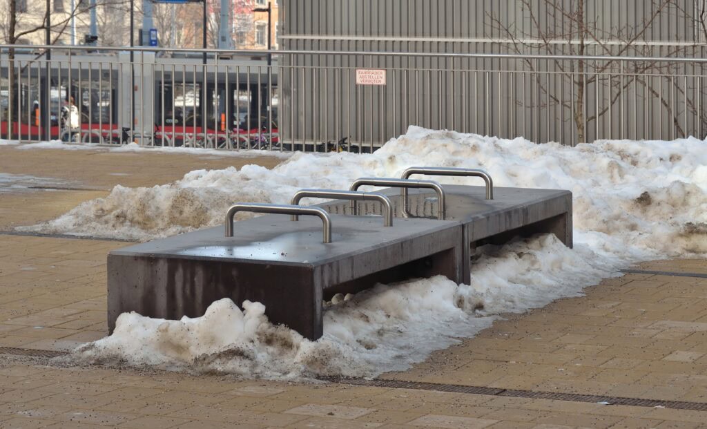 westbahnhof hostile benches 01 1024x621 1