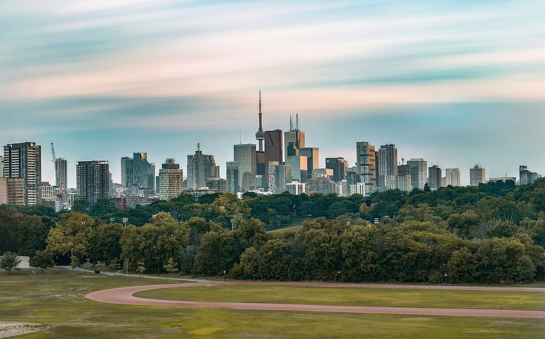 Alter Flughafen wird nachhaltige Stadt, 30 Prozent mehr Elektroautos weltweit