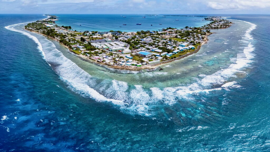 Grundeinkommen auf den Marshallinseln - Das Bild zeigt die Hauptstadt Majuro - Wikimedia Commons / Lt. Anna Maria Vaccaro