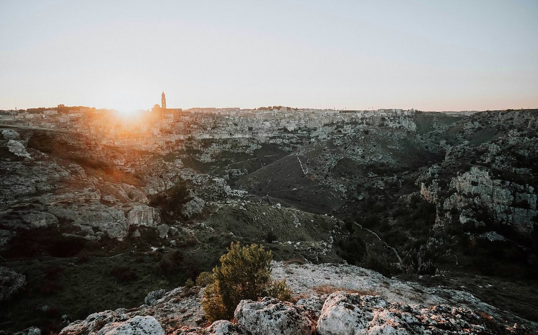 Kroatien ist minenfrei, 72.000 Schüler verzichten auf Smartphones, Verfassungs-Viertelstunde an Schulen