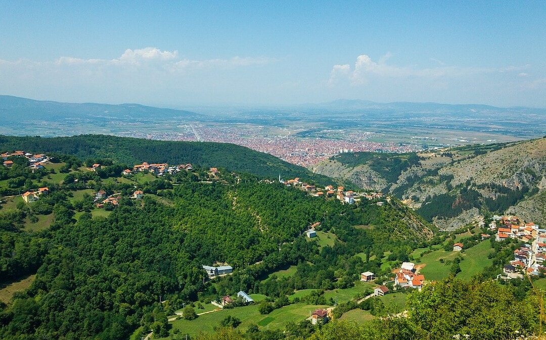 Kosovo wird minenfrei, Potsdam führt Verpackungssteuer ein, Singapur zahlt Belohnungen fürs Lesen